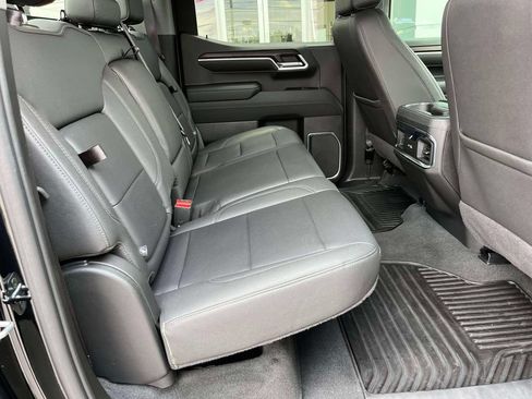Used 2022 GMC Sierra 1500 SLT w/ SLT Convenience Package AWD/4WD image 18