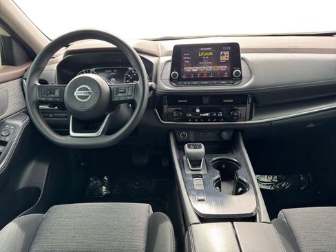 Used 2021 Nissan Rogue SV image 10