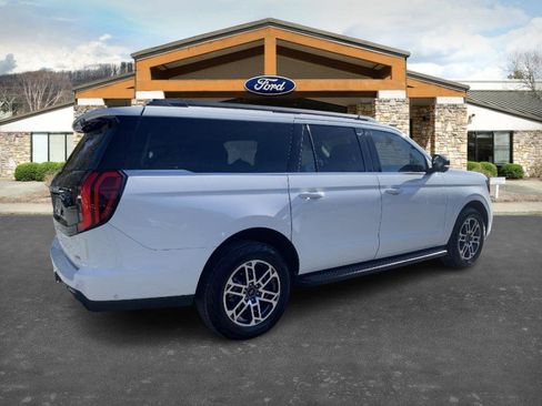 Used 2025 Ford Expedition Max Active image 5