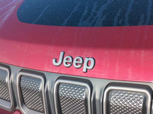 Used 2022 Jeep Compass Trailhawk image 12