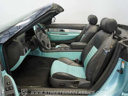 Used 2002 Ford Thunderbird image 3
