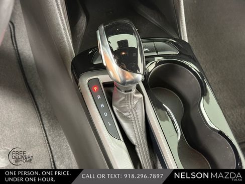 Used 2025 Buick Envista Sport Touring w/ Convenience II Package FWD image 35