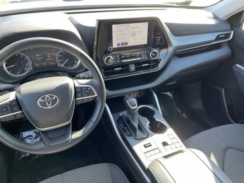 Used 2023 Toyota Highlander LE image 13