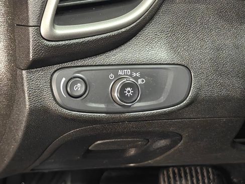 Used 2019 Chevrolet Trax LS FWD image 33