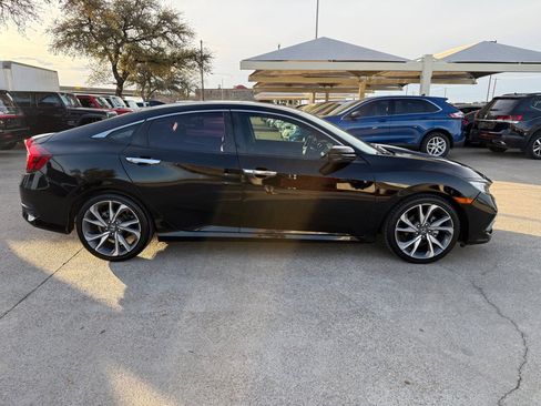 Used 2019 Honda Civic Touring image 8