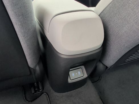 New 2026 Hyundai Elantra Limited image 38