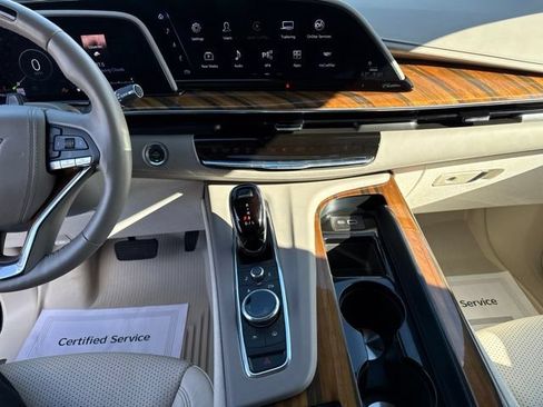 Certified 2024 Cadillac Escalade Sport Platinum w/ LPO, ONYX Package AWD/4WD image 19