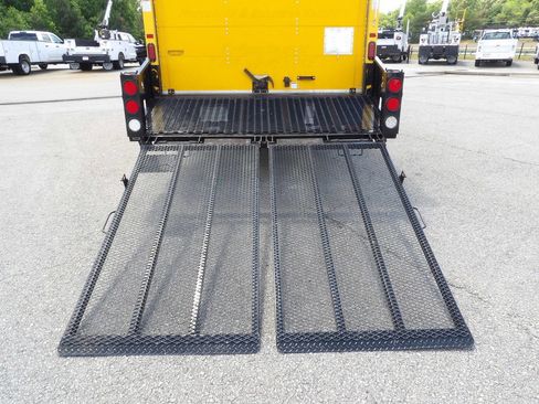 Used 2017 GMC Savana 3500 Extended RWD image 32