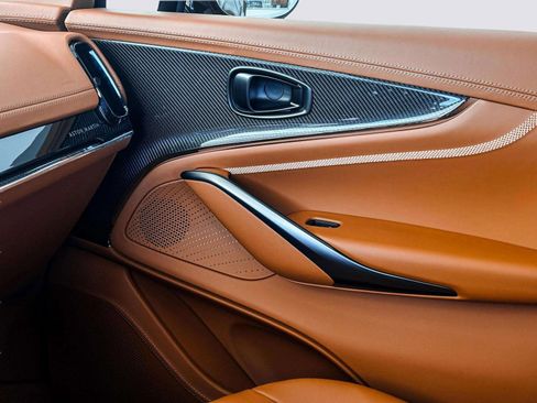 New 2026 Aston Martin DBX 707 image 12