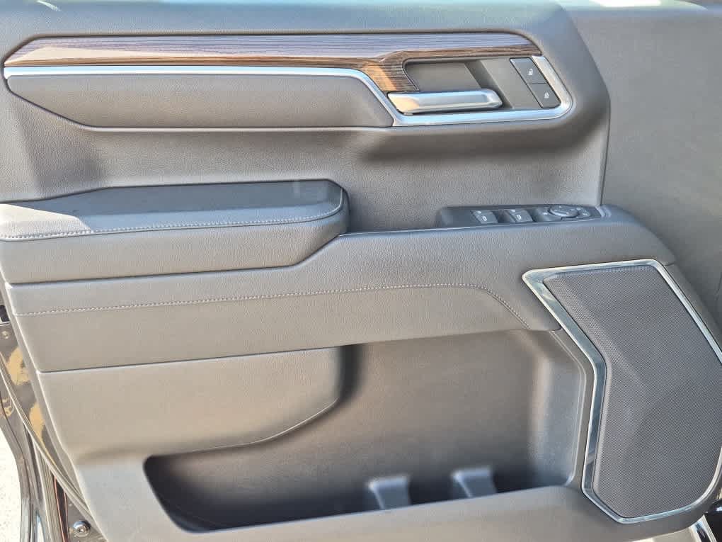 Used 2023 Chevrolet Silverado 1500 LT Trail Boss w/ Protection Package AWD/4WD image 9