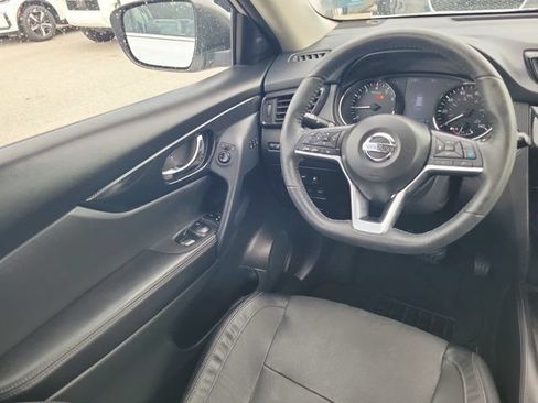 Certified 2019 Nissan Rogue SL w/ Premium Package FWD image 16