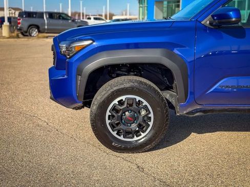 Used 2024 Toyota Tacoma TRD Off-Road AWD/4WD image 11