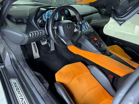 Used 2017 Lamborghini Aventador S image 17