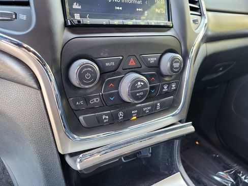 Used 2018 Jeep Grand Cherokee Altitude AWD/4WD image 20