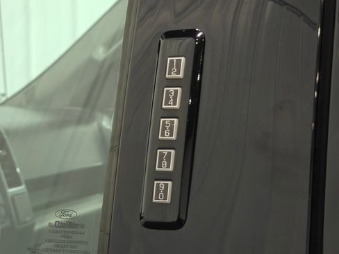 Used 2015 Ford F150 XLT w/ Equipment Group 301A Mid AWD/4WD image 17
