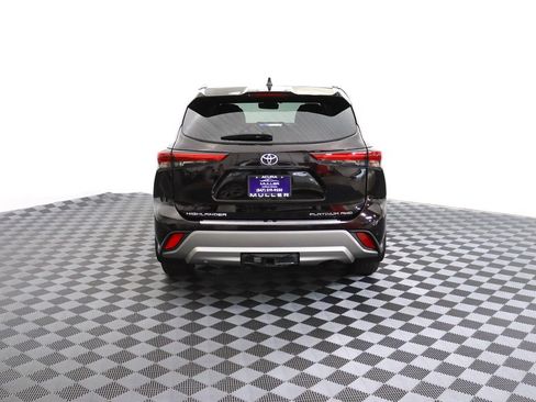 Used 2022 Toyota Highlander Platinum AWD/4WD image 8