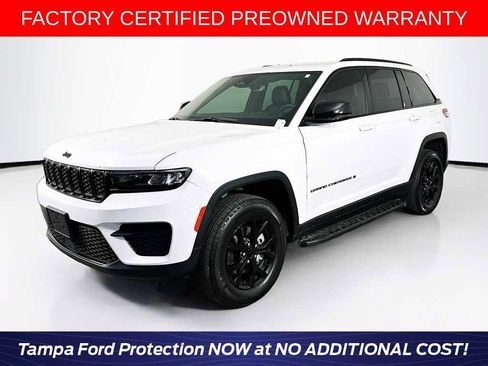 Used 2024 Jeep Grand Cherokee Altitude image 1