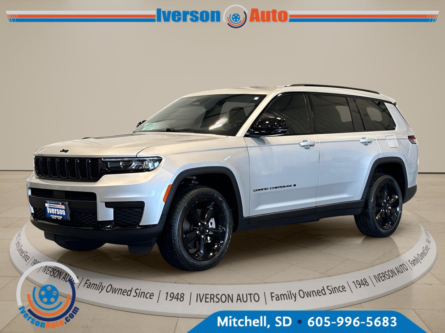 Used 2023 Jeep Grand Cherokee L Laredo AWD/4WD image 3
