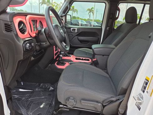 Used 2024 Jeep Gladiator Sport AWD/4WD image 27