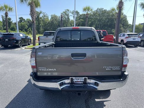 Used 2014 Toyota Tacoma PreRunner w/ SR5 Package RWD image 9