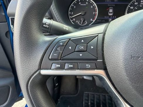 Used 2024 Nissan Sentra SV FWD image 16