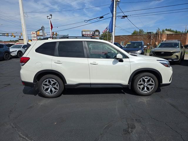 Used 2021 Subaru Forester Premium AWD/4WD image 8