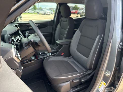 Used 2025 Chevrolet TrailBlazer LT AWD/4WD image 12