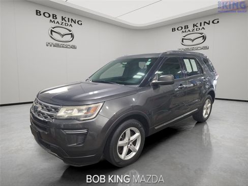 Used 2018 Ford Explorer XLT image 1