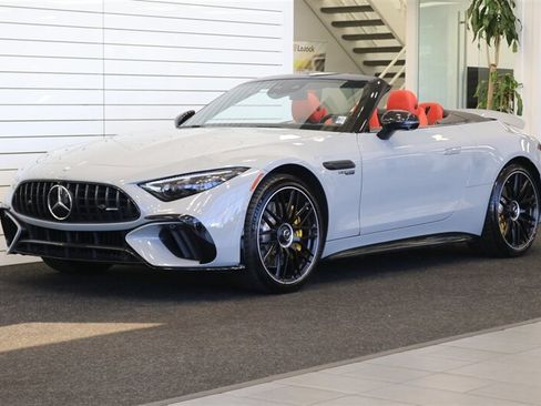 Used 2023 Mercedes-Benz SL 63 AMG 4MATIC w/ Driver Assistance Package image 3