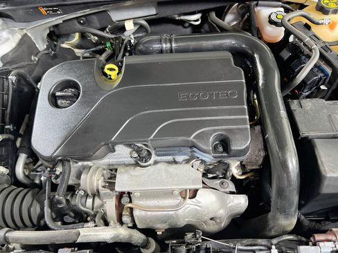 Used 2022 Chevrolet Malibu LT FWD image 28
