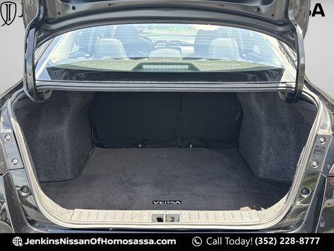 Certified 2024 Nissan Versa SR FWD image 21