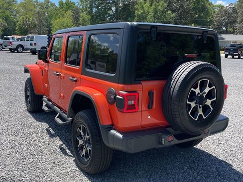 Used 2018 Jeep Wrangler Unlimited Rubicon w/ Safety Group image 9