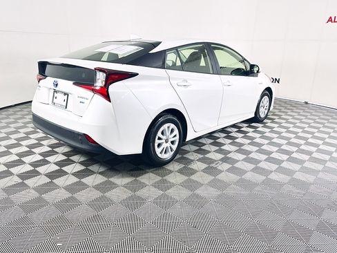 Used 2022 Toyota Prius L Eco image 3