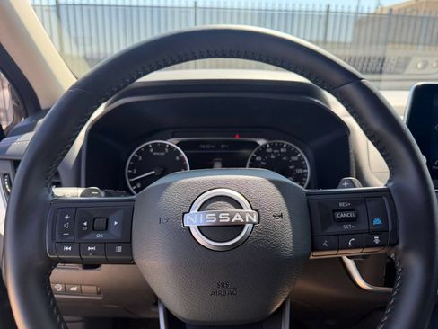 Used 2025 Nissan Rogue SV FWD image 30