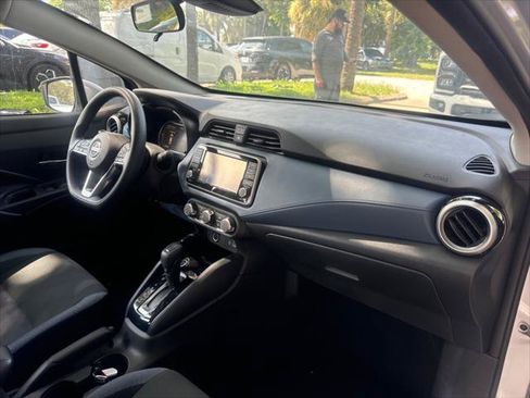 Used 2025 Nissan Versa SV FWD image 18