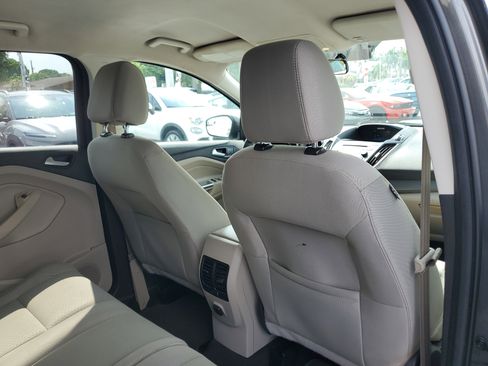 Used 2017 Ford Escape SE image 34