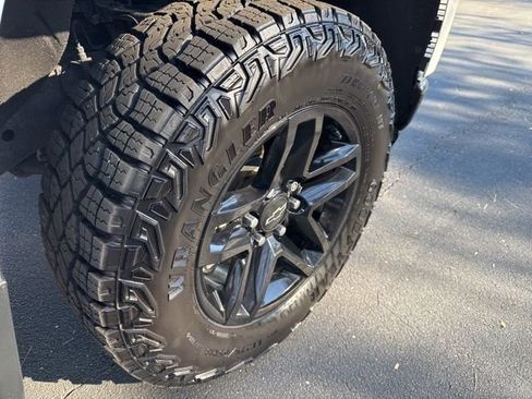 Used 2020 Chevrolet Silverado 1500 LT Trail Boss image 29