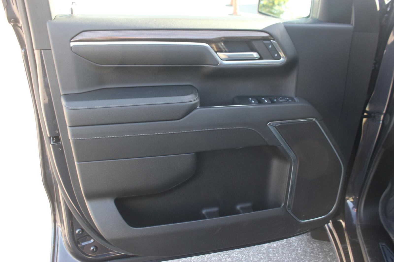 Used 2023 Chevrolet Silverado 1500 RST w/ LPO, Dark Essentials Package AWD/4WD image 12