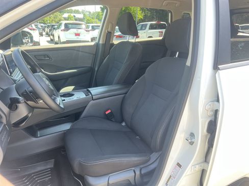 Used 2023 Nissan Rogue S FWD image 13
