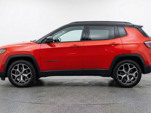 Used 2025 Jeep Compass Limited AWD/4WD image 5