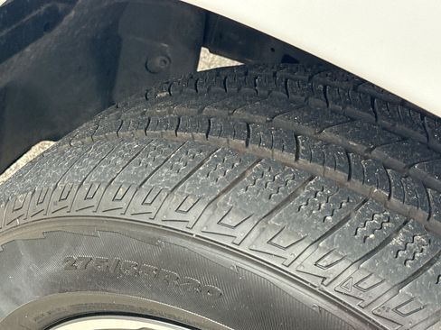 Used 2025 RAM 1500 Laramie image 12