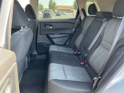 Used 2025 Nissan Rogue SV FWD image 15