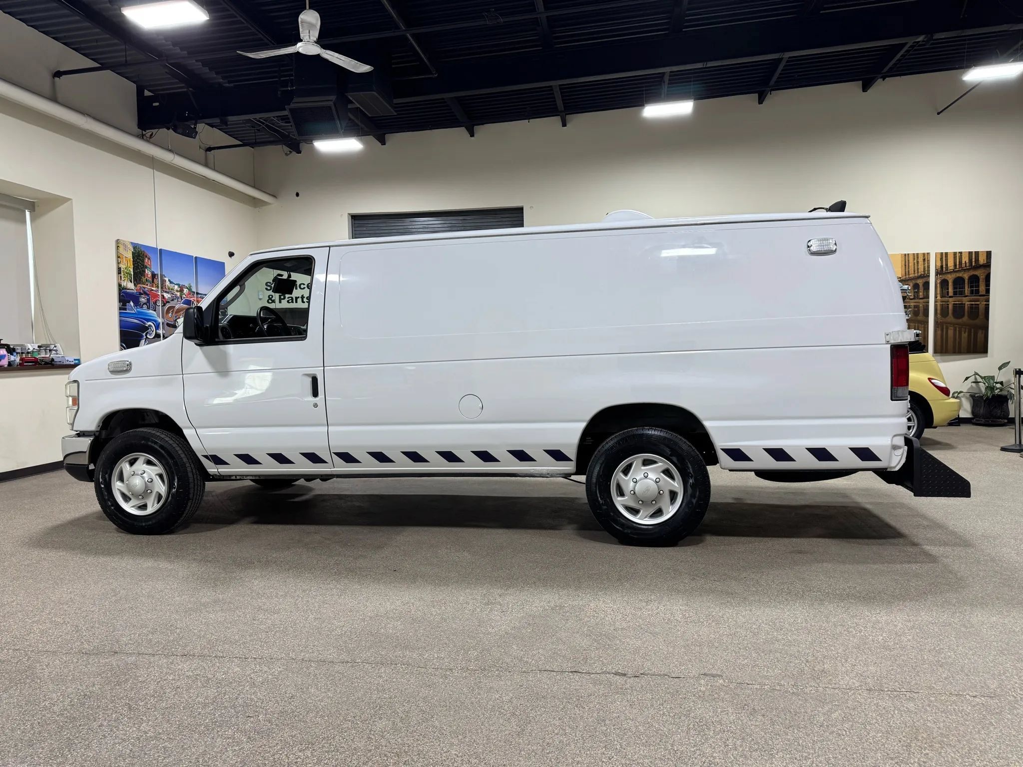 Used 2012 Ford E-350 and Econoline 350 Extended Super Duty w/ PWR Group RWD image 16