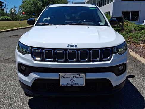 Used 2022 Jeep Compass Latitude w/ Sun and Sound Group AWD/4WD image 2