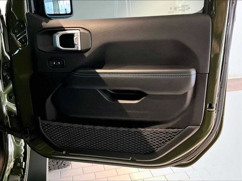 Used 2024 Jeep Wrangler Unlimited Rubicon 4xe image 27