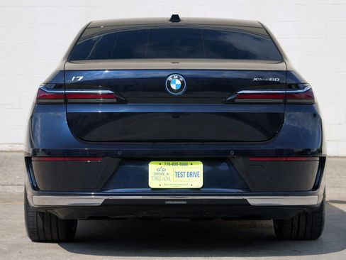 Used 2023 BMW i7 xDrive60 w/ Executive Package 2 AWD/4WD image 11