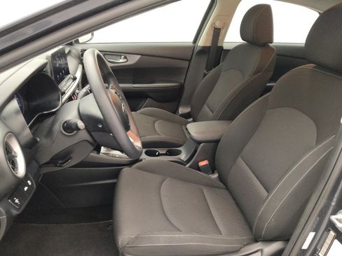 Used 2021 Kia Forte LXS FWD image 17