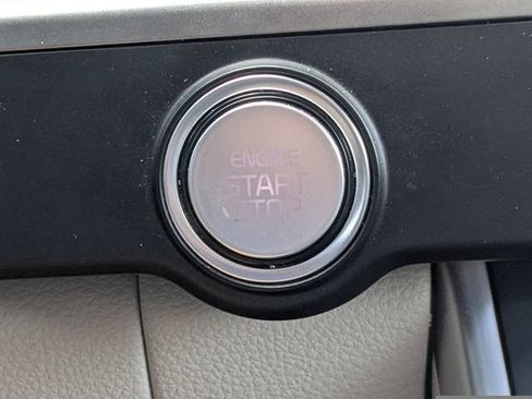 Certified 2023 Kia Carnival LX FWD image 23
