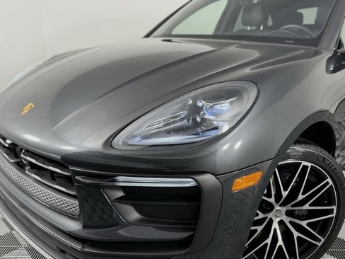 Certified 2025 Porsche Macan image 11