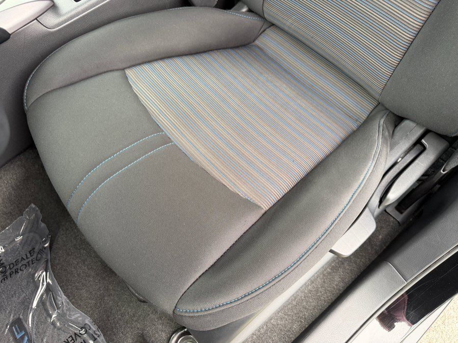 Used 2025 Nissan Leaf S FWD image 18
